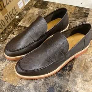 Brand new Brooks Brothers Mens Brown Leather Wearlight Penny Loafers, Size 8